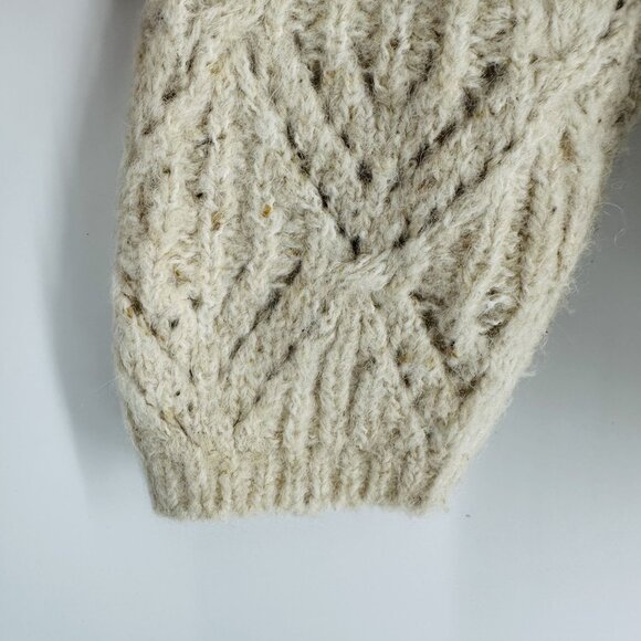 Old Navy Beige Ruffle Trim Pointelle Crew Neck Long Sleeve Cozy Knit Sweater L - Picture 9 of 10